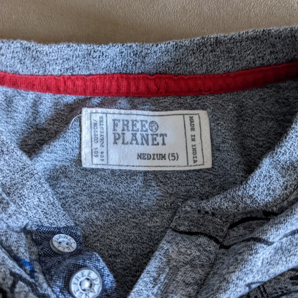 Free Planet Pocket Shark Henley T-shirt - Picture 3 of 3